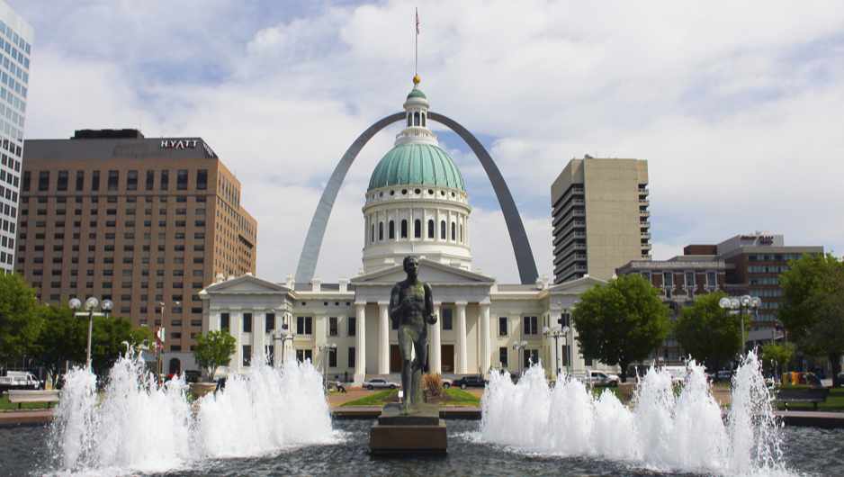 Fountain-Old-Courthouse-Arch